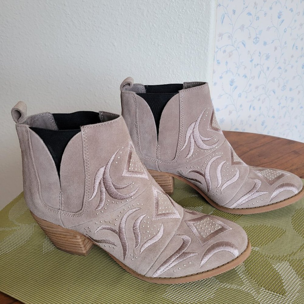 Fergie Taupe Booties with Embroidery and Studs Sz 6.5